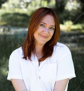 Ariana Van Anne – EMDR and somatic therapist in Arvada Colorado specializing in trauma, couples therapy, and LGBTQ affirming care