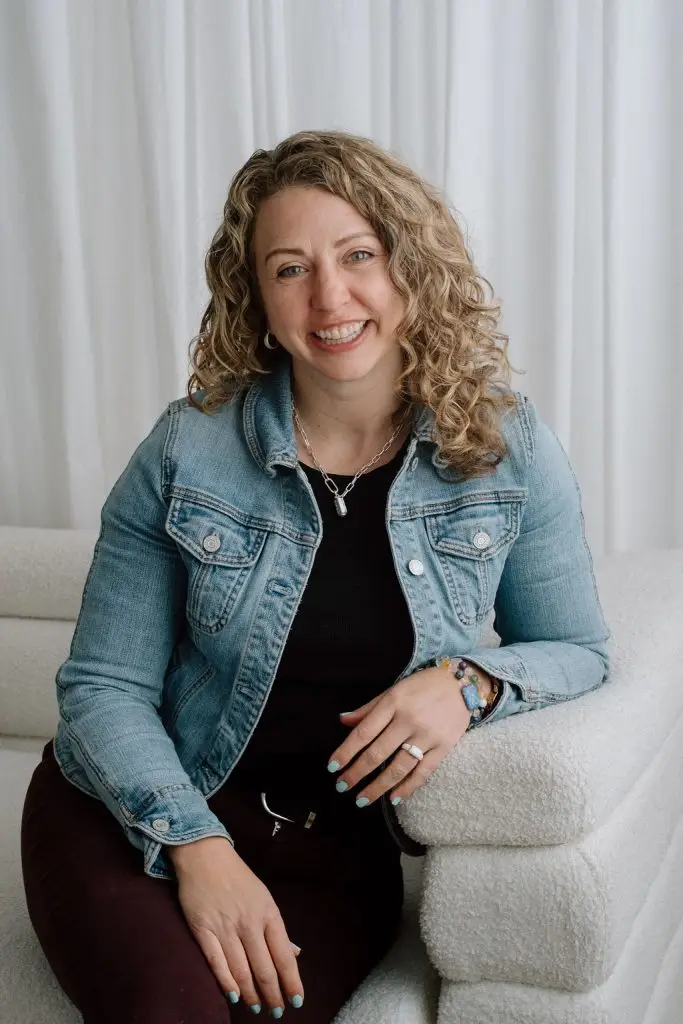 Emily Garcia – keynote speaker and mental health therapist in Lakewood and Arvada Colorado specializing in trauma, self-worth, shame, childhood patterns, and personal growth